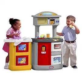 Toy kitchen and washing machine for 2 year old child